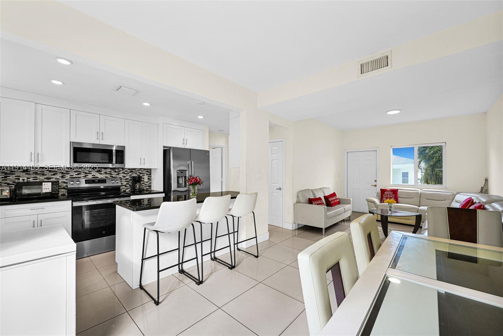 VITRAN AT NARANJA ESTATES - Residential