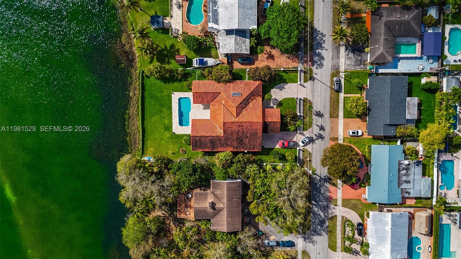 MC CAHILLS BLUEBIRD LAKE - Residential