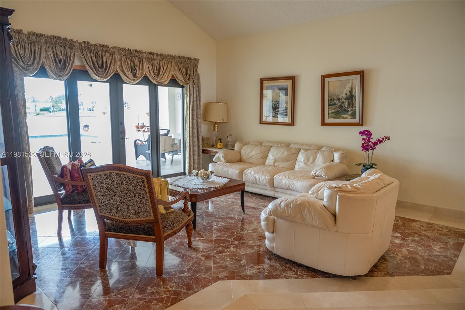 MC CAHILLS BLUEBIRD LAKE - Residential