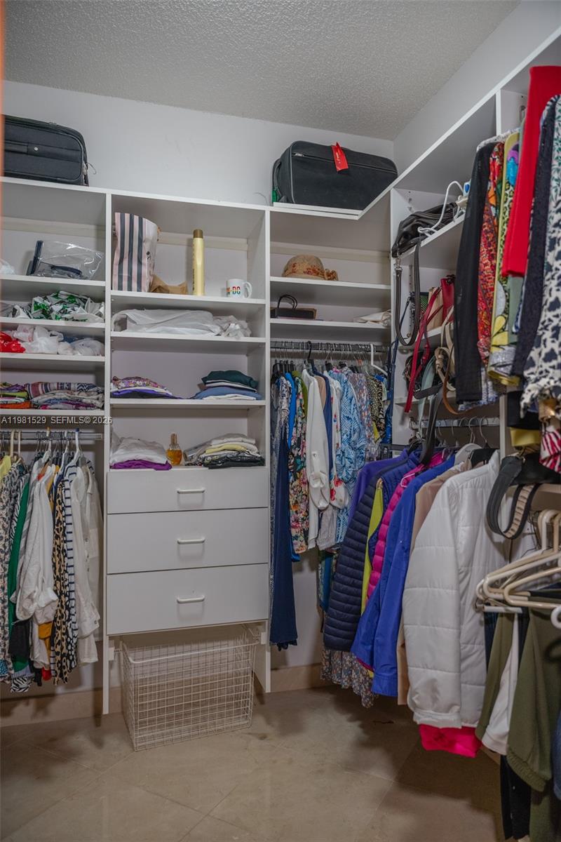 MC CAHILLS BLUEBIRD LAKE - Residential