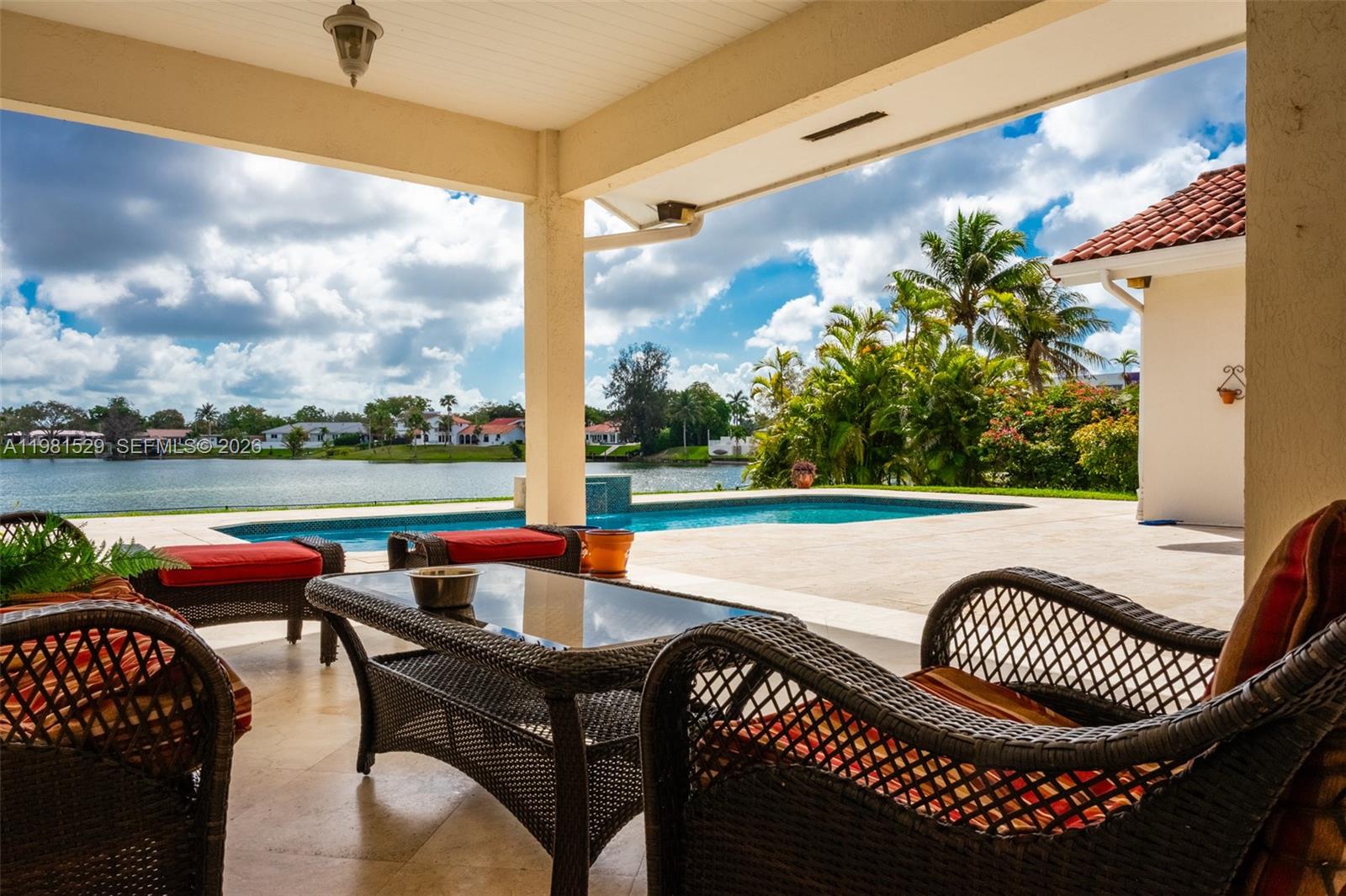 MC CAHILLS BLUEBIRD LAKE - Residential