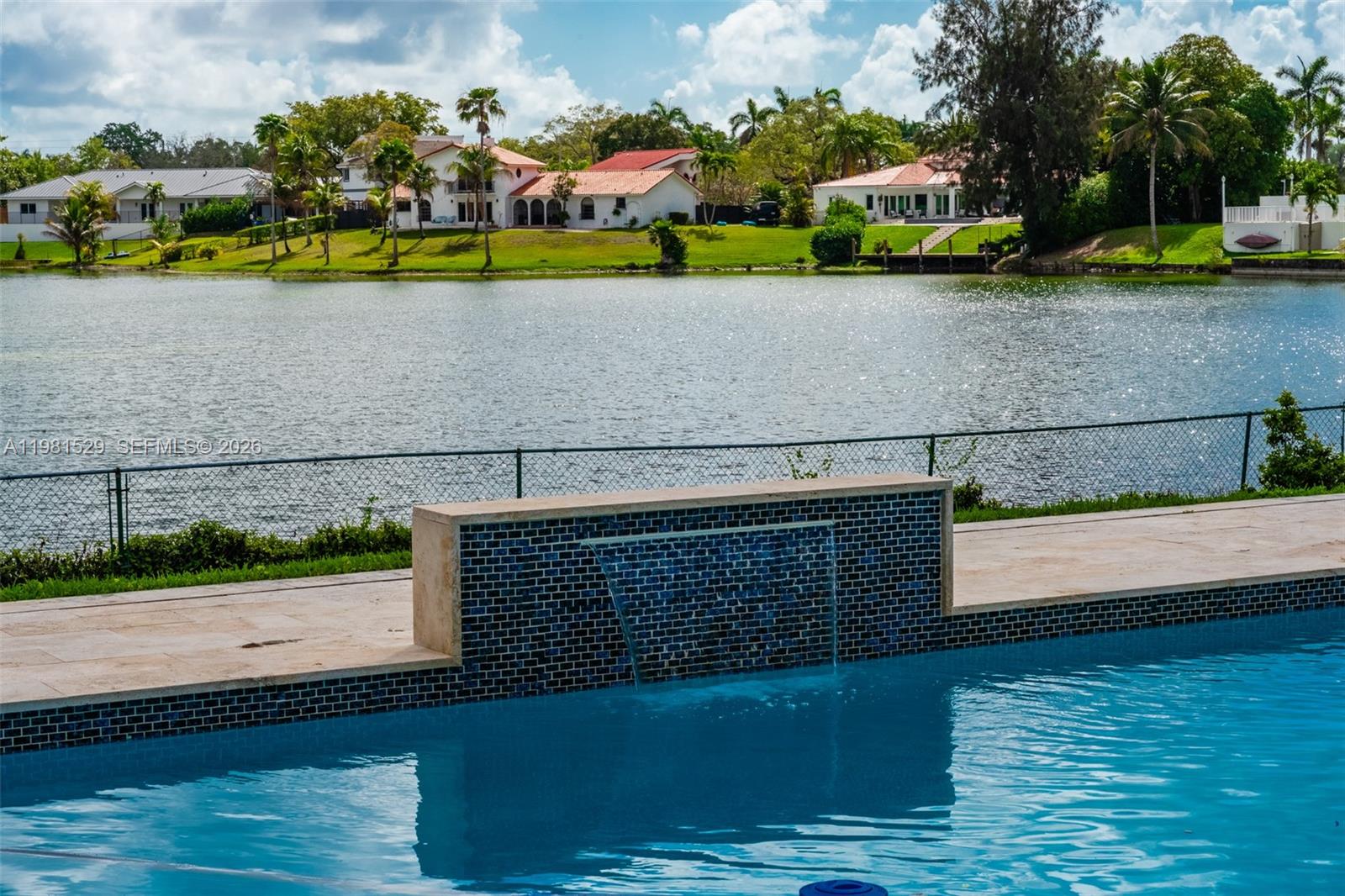 MC CAHILLS BLUEBIRD LAKE - Residential