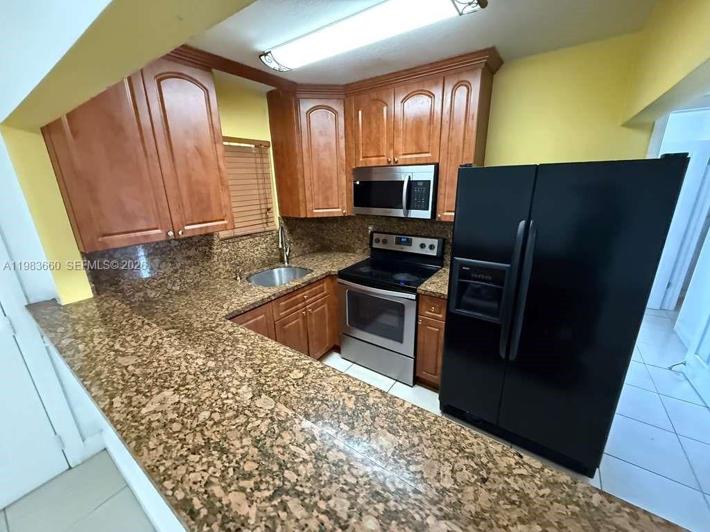 VILLA BISCAYA JARDINES CO - Residential Lease