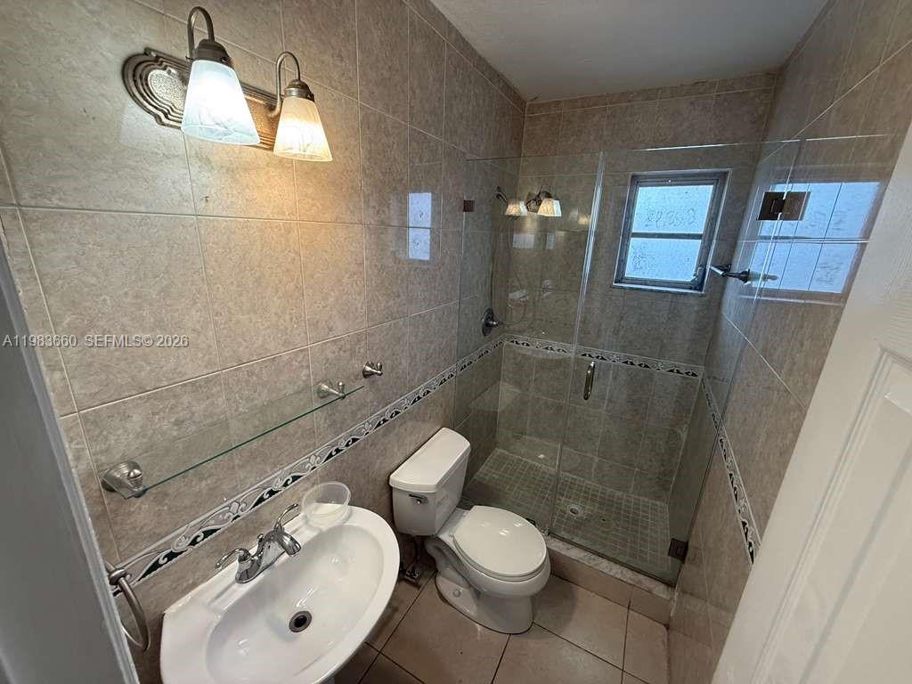 VILLA BISCAYA JARDINES CO - Residential Lease