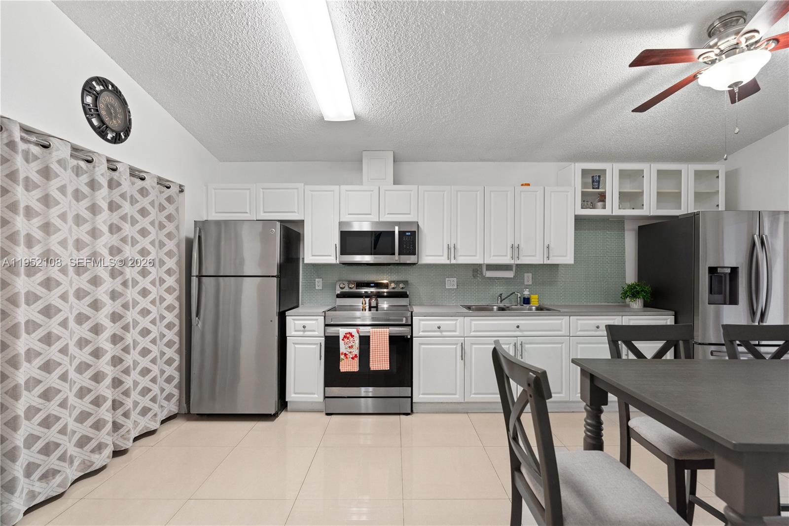 EL PRADO COUNTRY CLUB 2ND - Residential