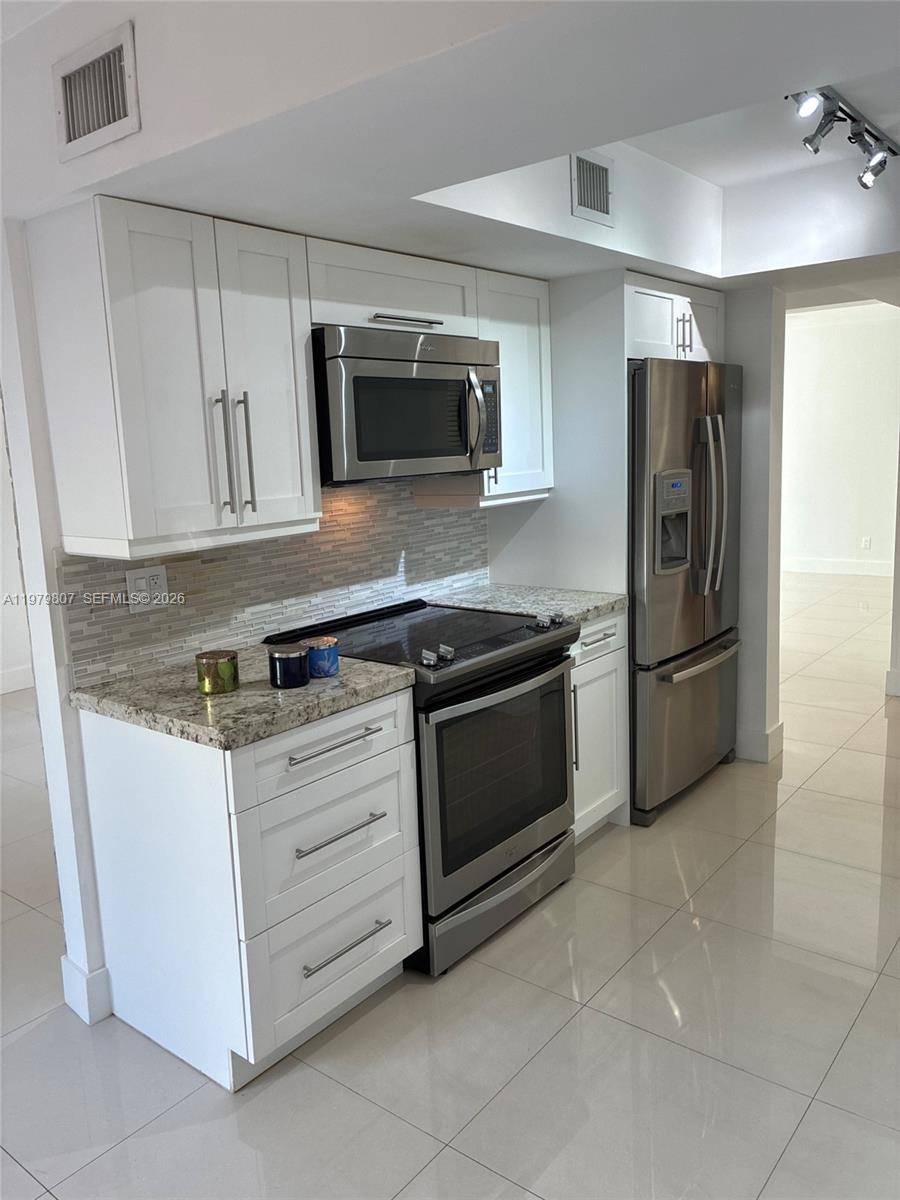 SABAL CHASE SEC 3 - Residential