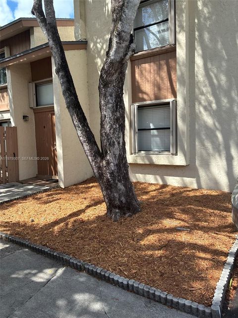 11543 SW 109th Rd 24B Miami FL 33176