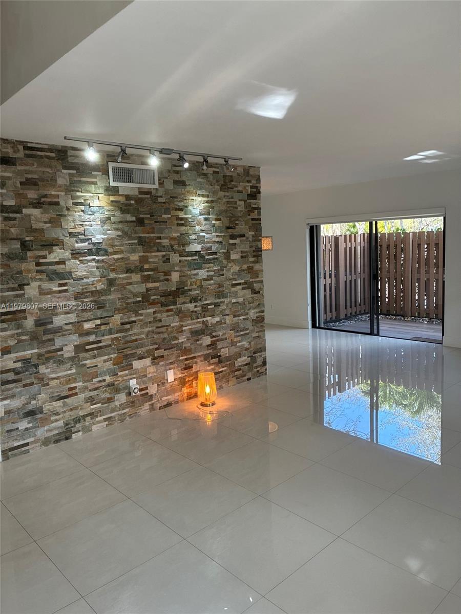 SABAL CHASE SEC 3 - Residential