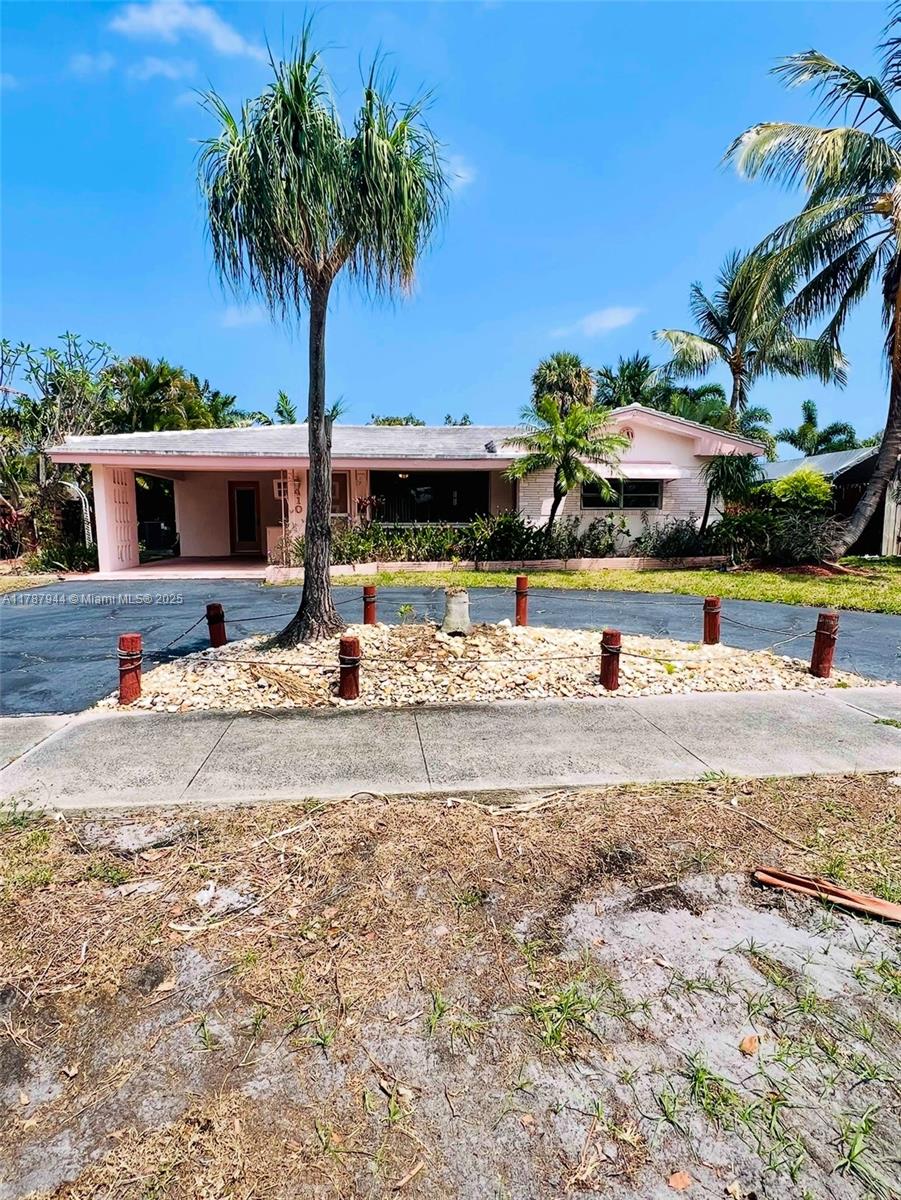 Property for Sale at 410 Se 4th Ave, Pompano Beach, Broward County, Florida - Bedrooms: 2 
Bathrooms: 2  - $459,000
