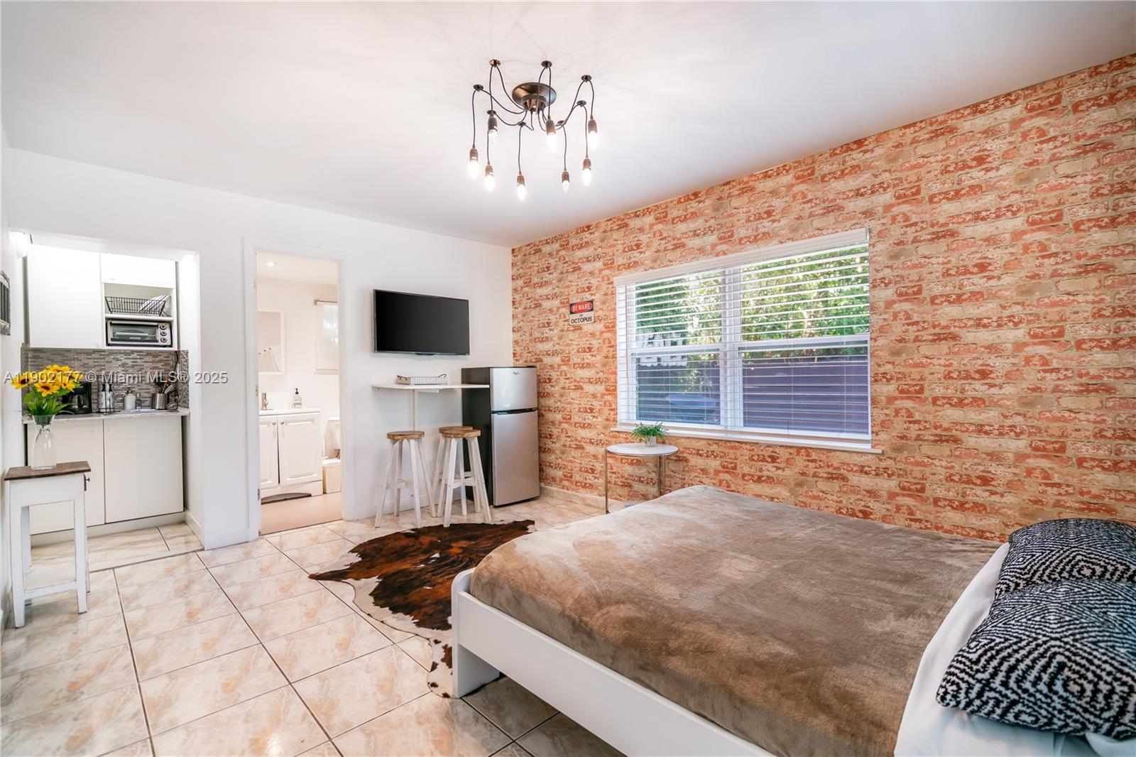 BISCAYNE GDNS SEC D - Residential Lease