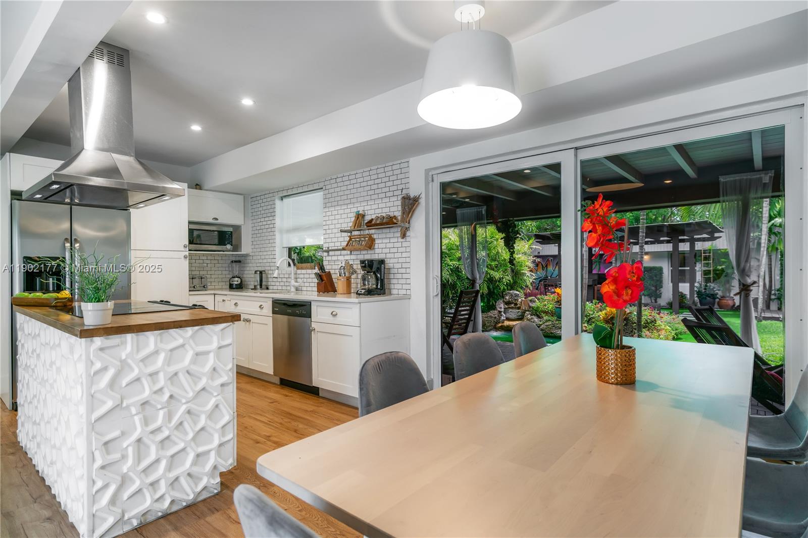 BISCAYNE GDNS SEC D - Residential Lease