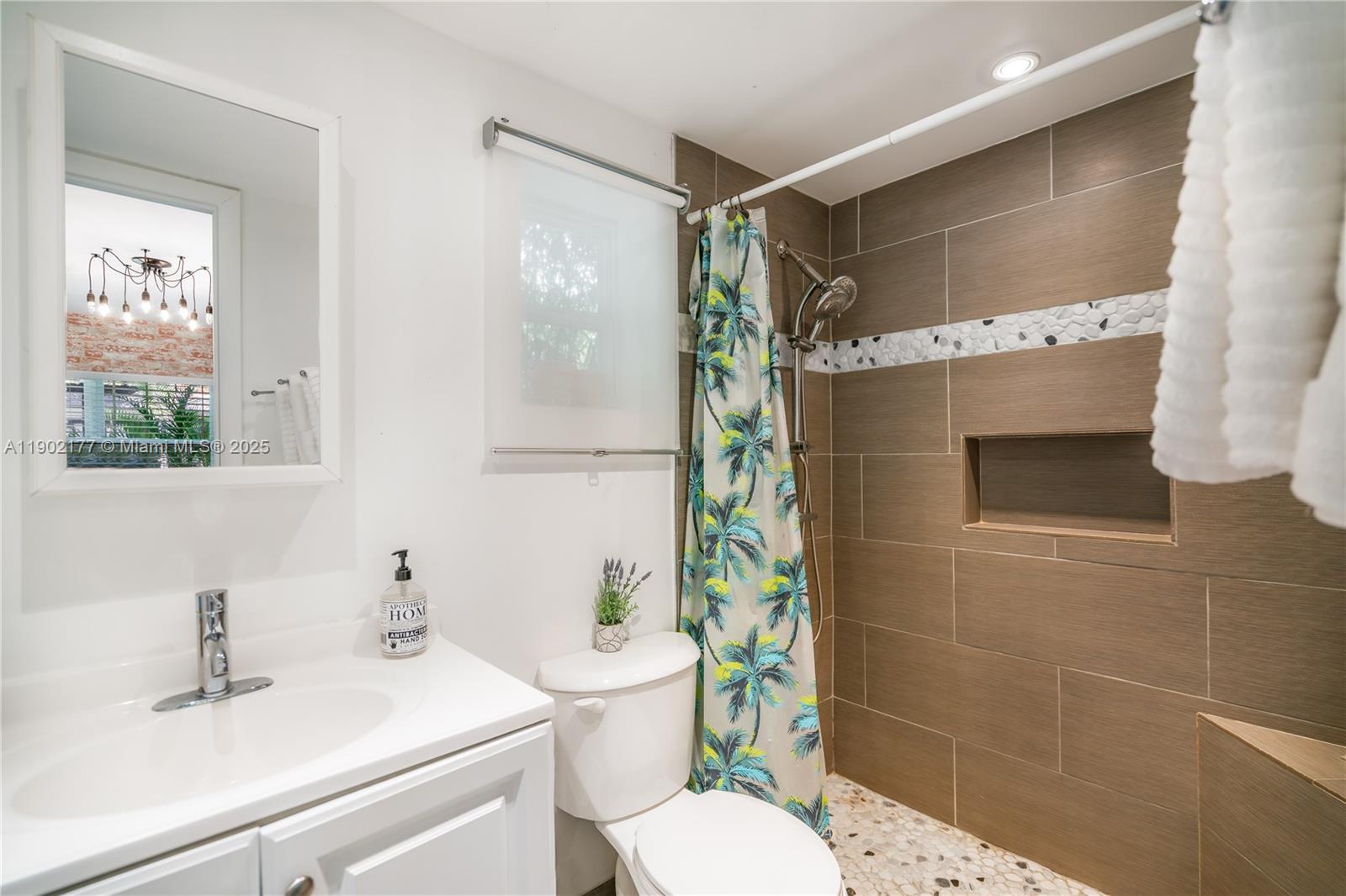 BISCAYNE GDNS SEC D - Residential Lease