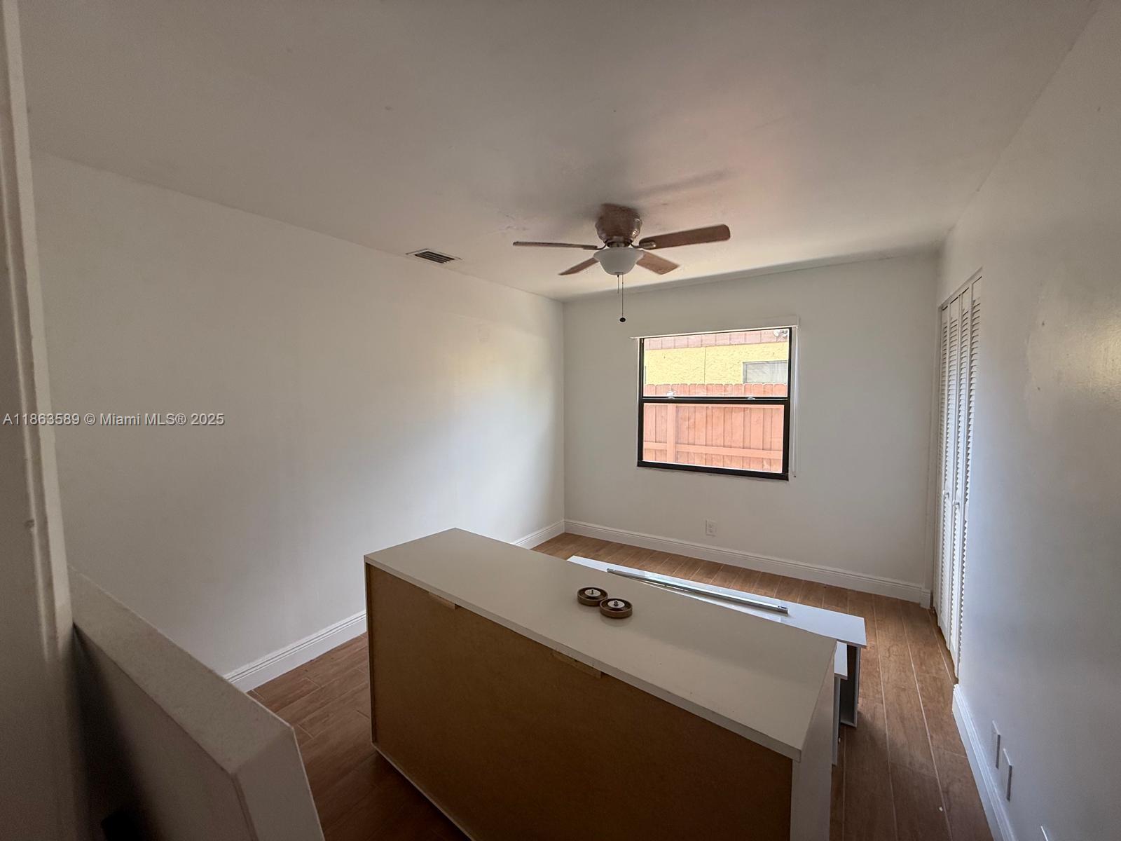 LAKE ISLAND - Residential Lease