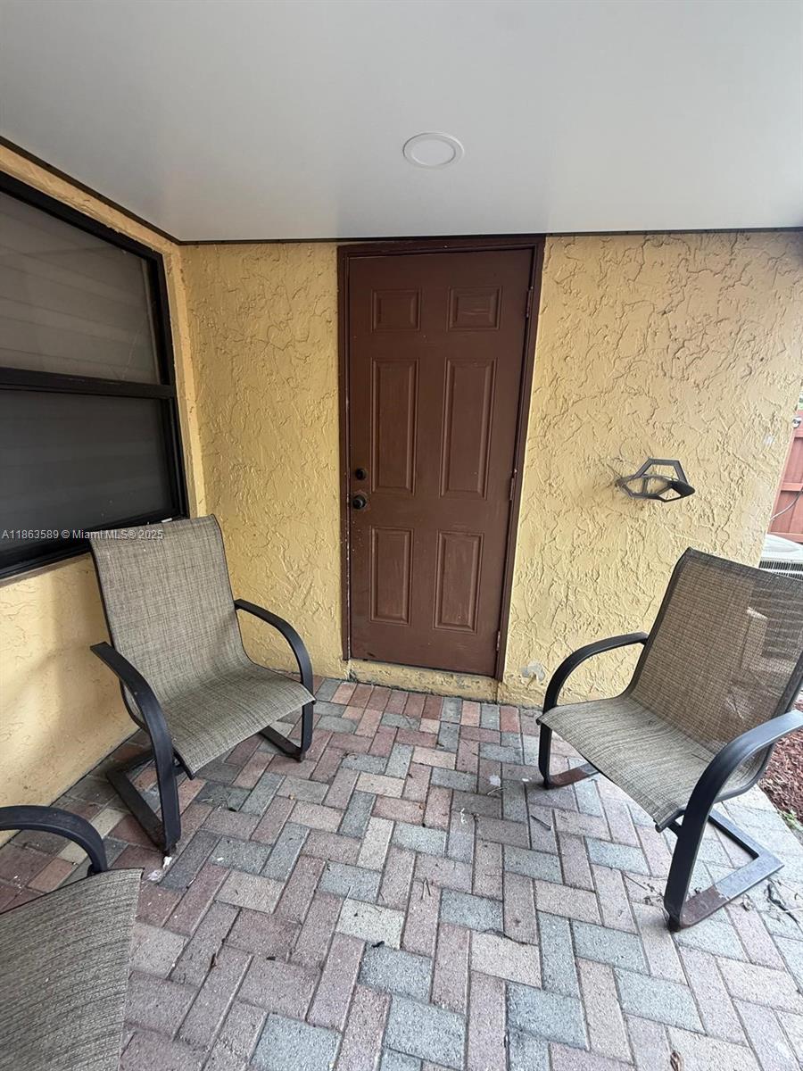 LAKE ISLAND - Residential Lease