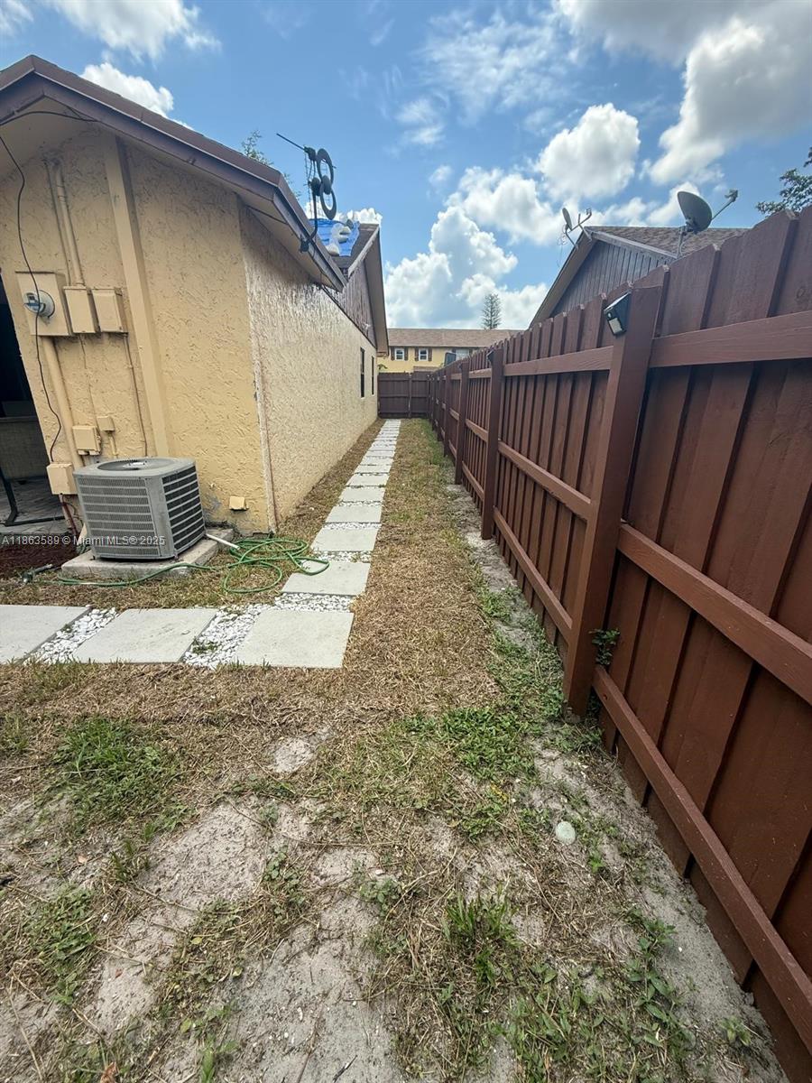 LAKE ISLAND - Residential Lease