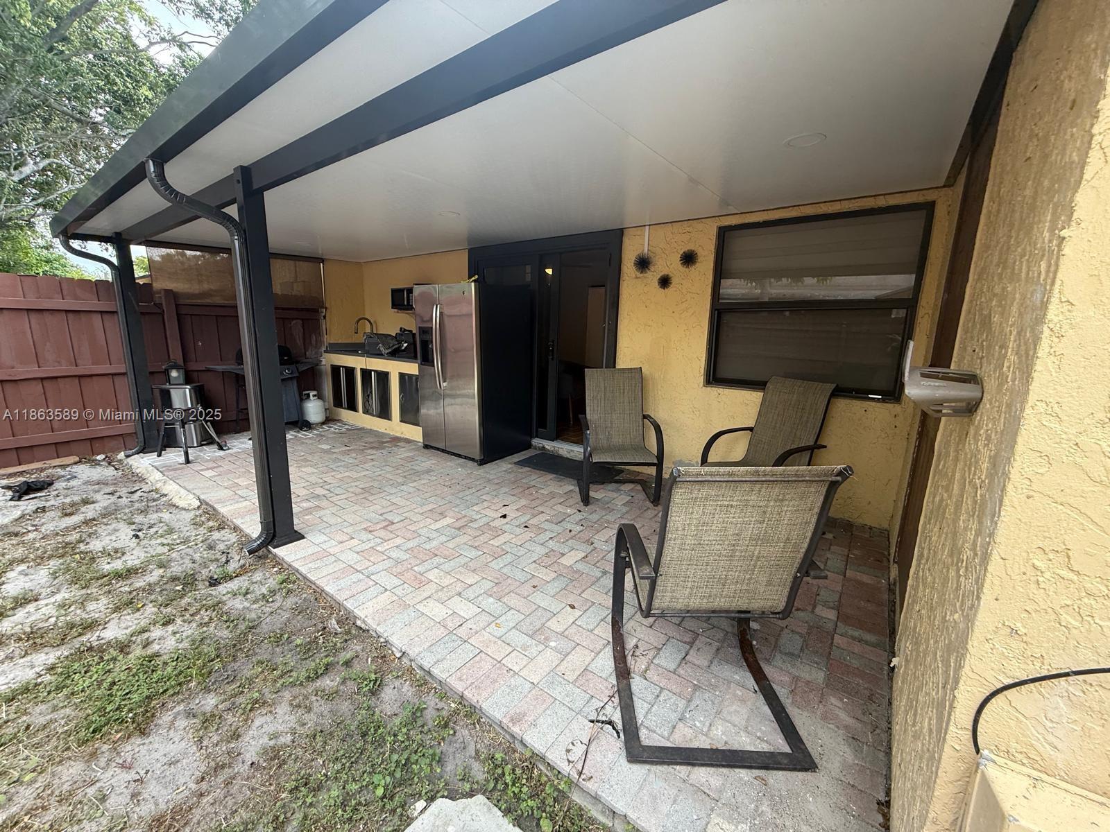 LAKE ISLAND - Residential Lease