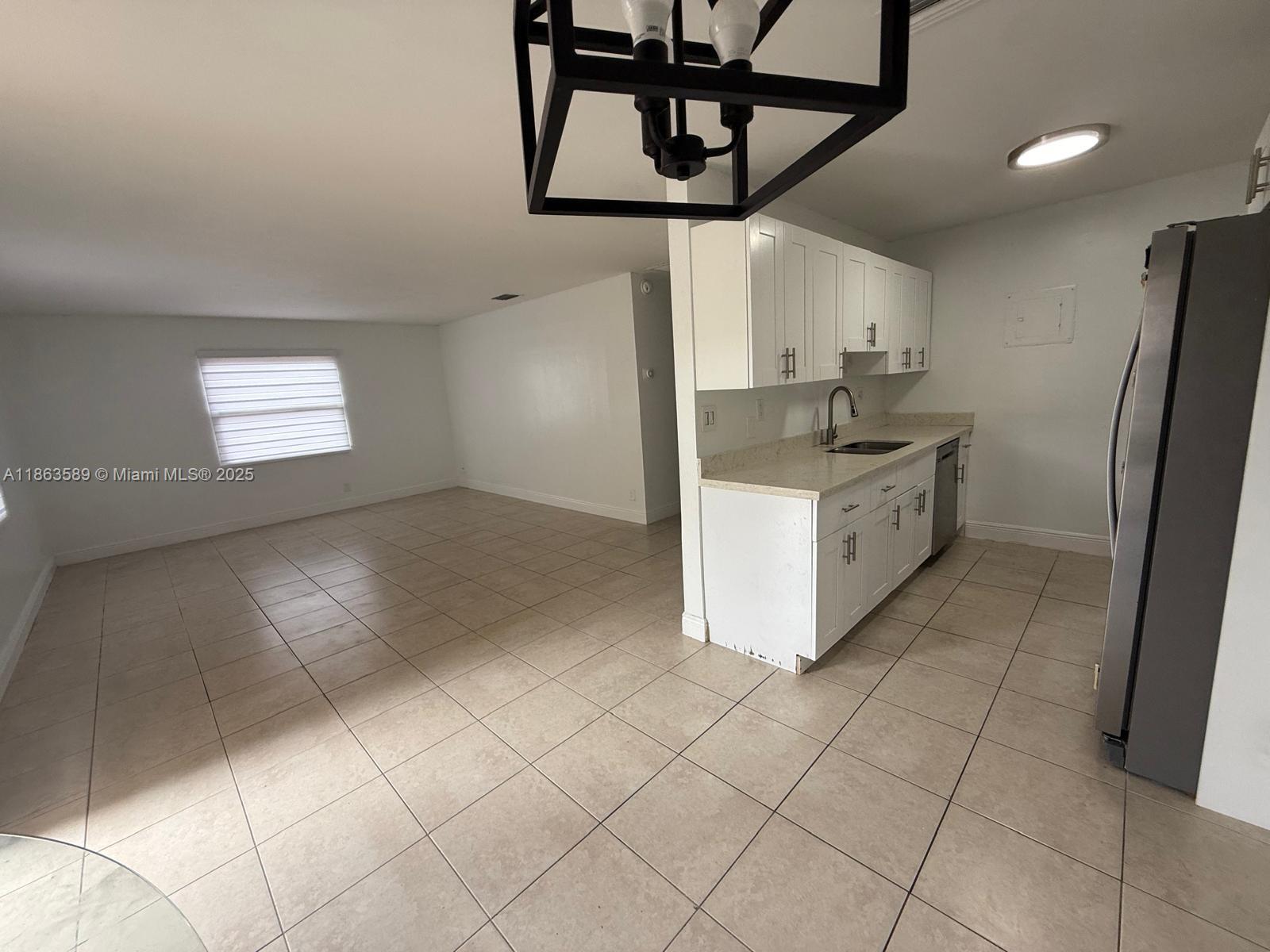 LAKE ISLAND - Residential Lease