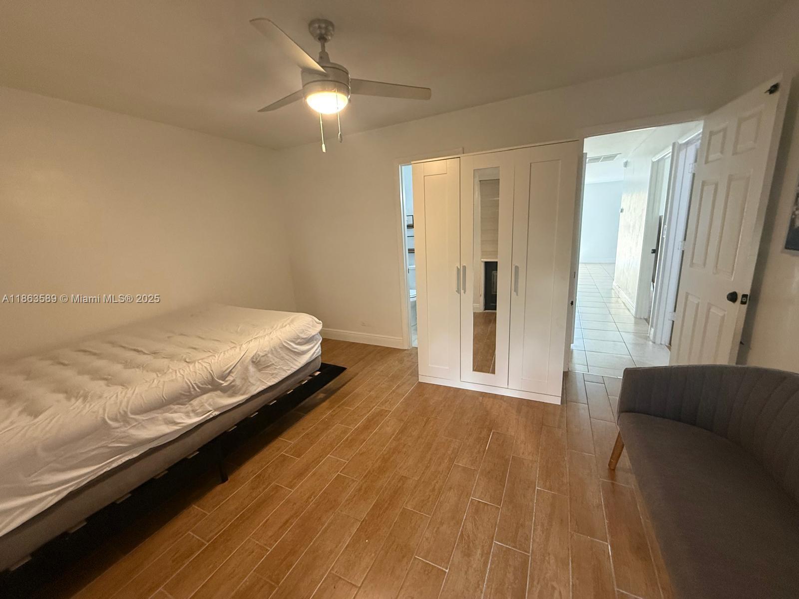 LAKE ISLAND - Residential Lease