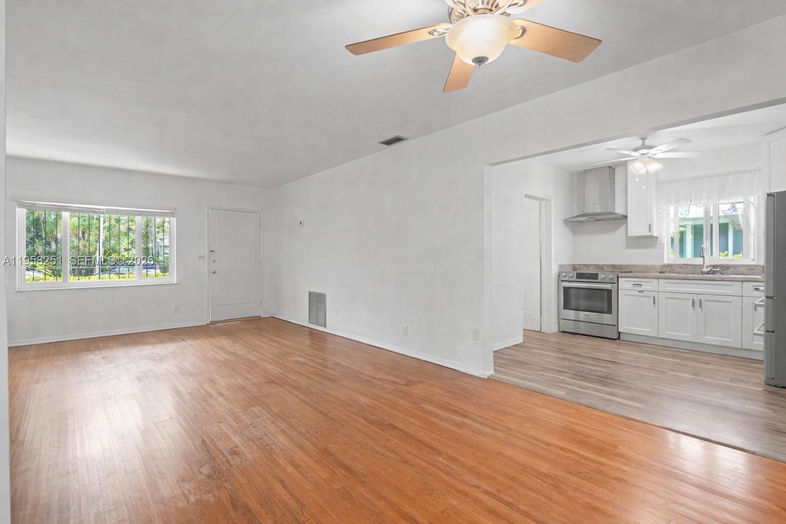 KENSINGTON PARK - Residential