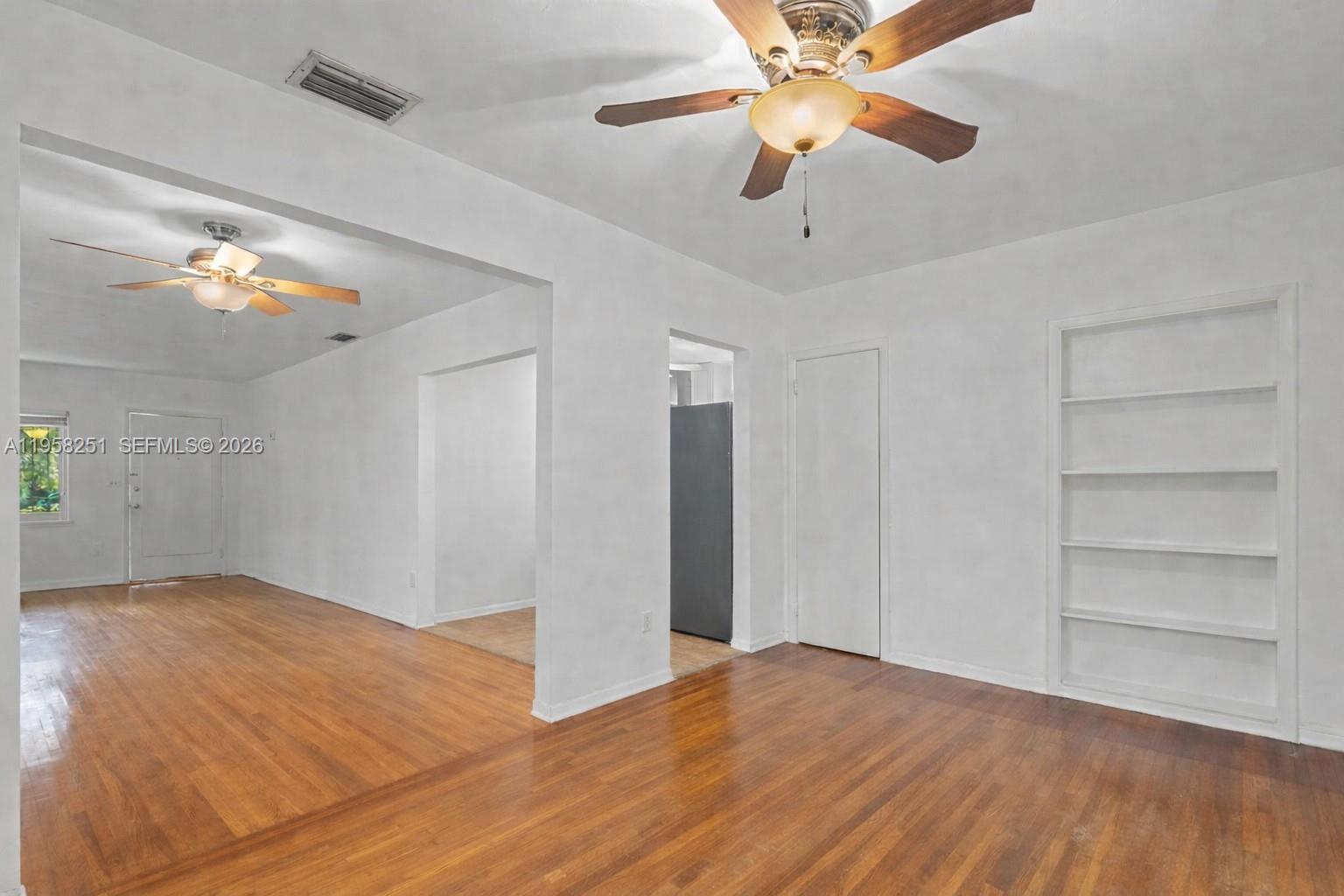 KENSINGTON PARK - Residential