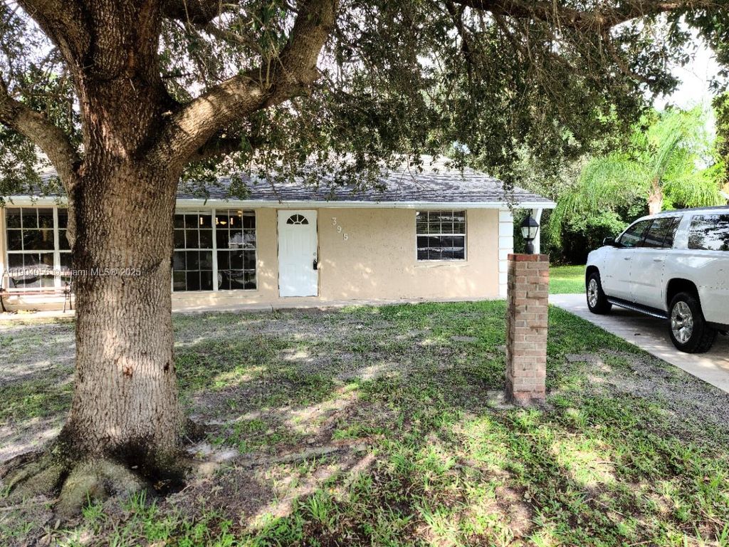 Photo of 395 SE Norfolk Blvd #395, Stuart, FL 34997 (MLS # A11904056)