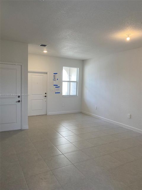 12623 NW 24th Ave 12623 Miami FL 33167
