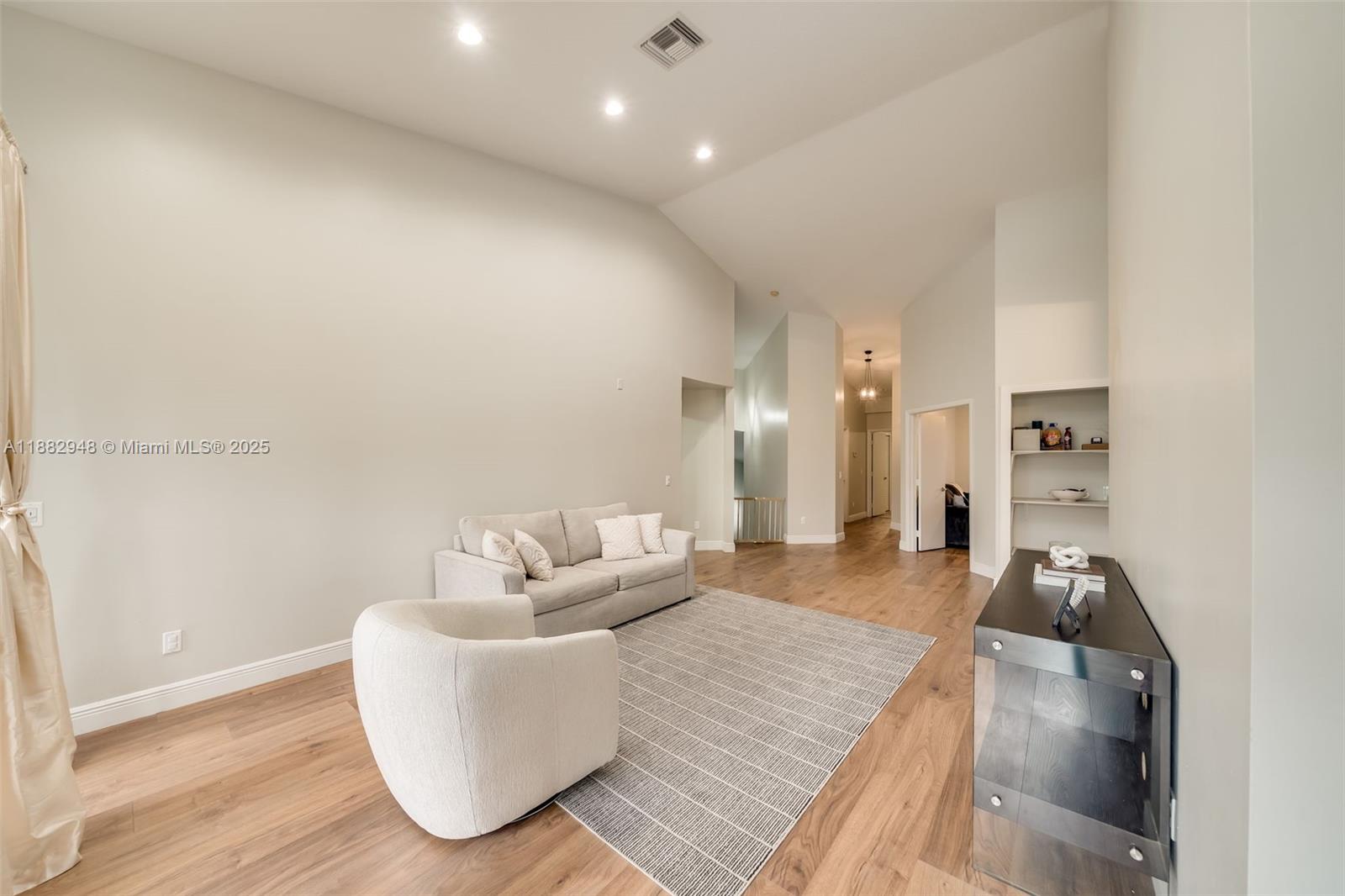 ALEXANDRA VILLAGE CONDO - Residential