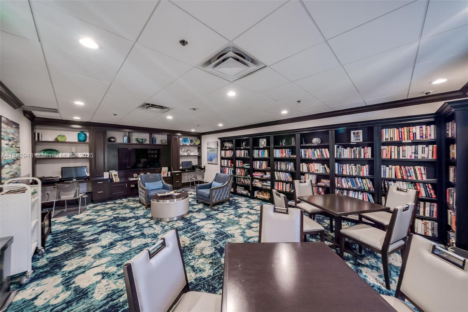 ALEXANDRA VILLAGE CONDO - Residential