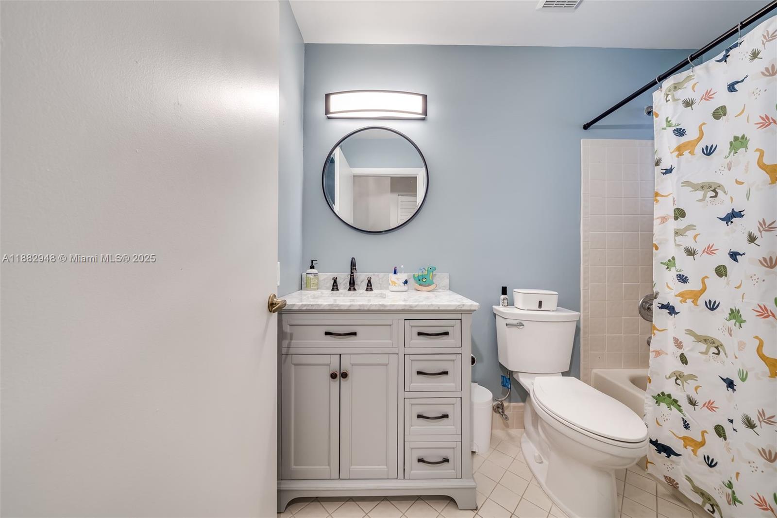 ALEXANDRA VILLAGE CONDO - Residential
