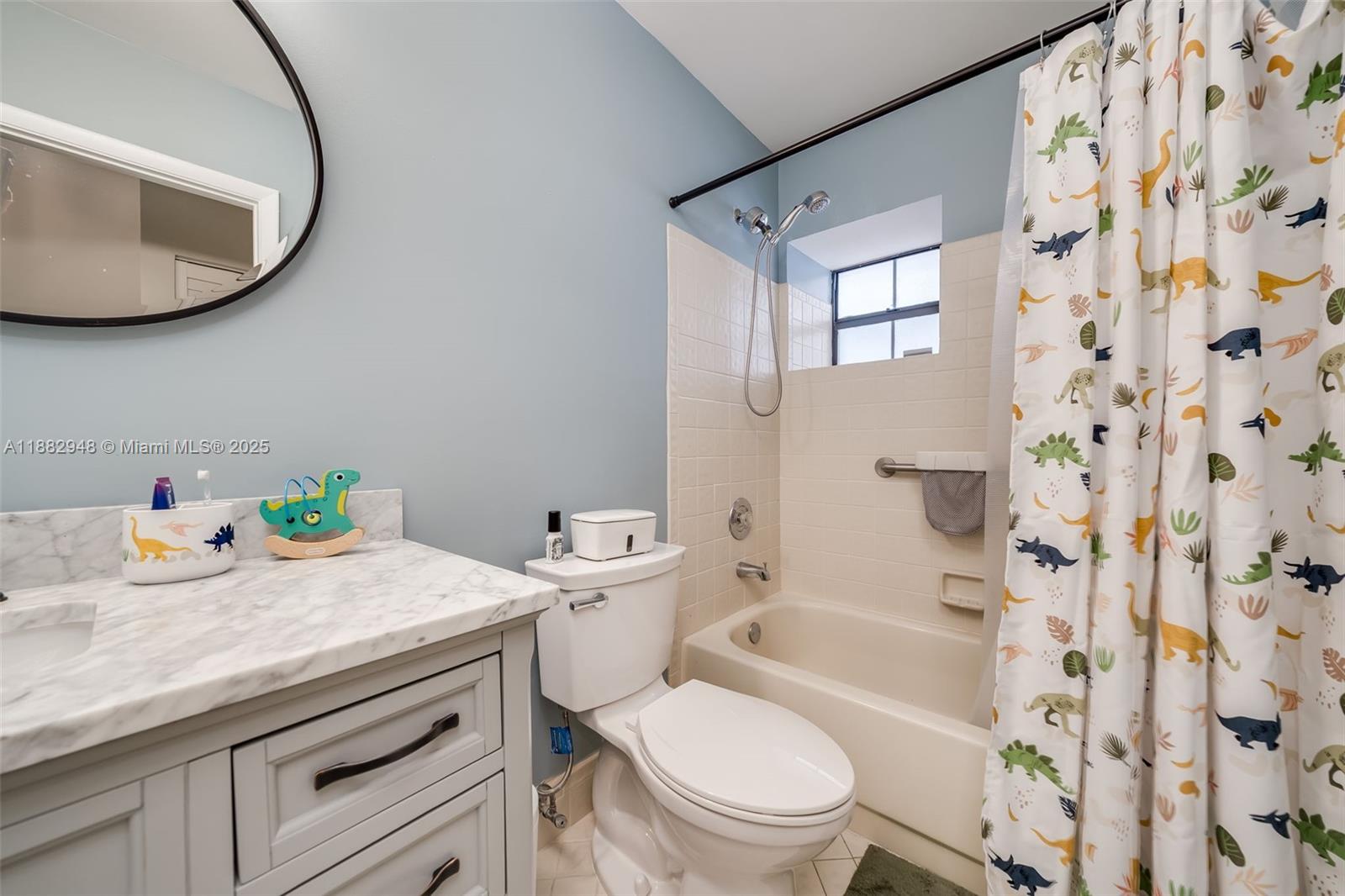 ALEXANDRA VILLAGE CONDO - Residential