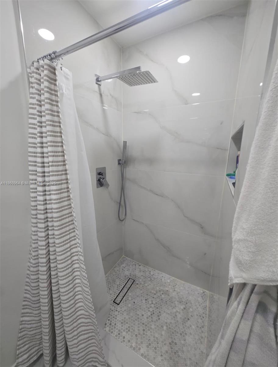 WOODGATE CONDOMINIUM 36 - Residential