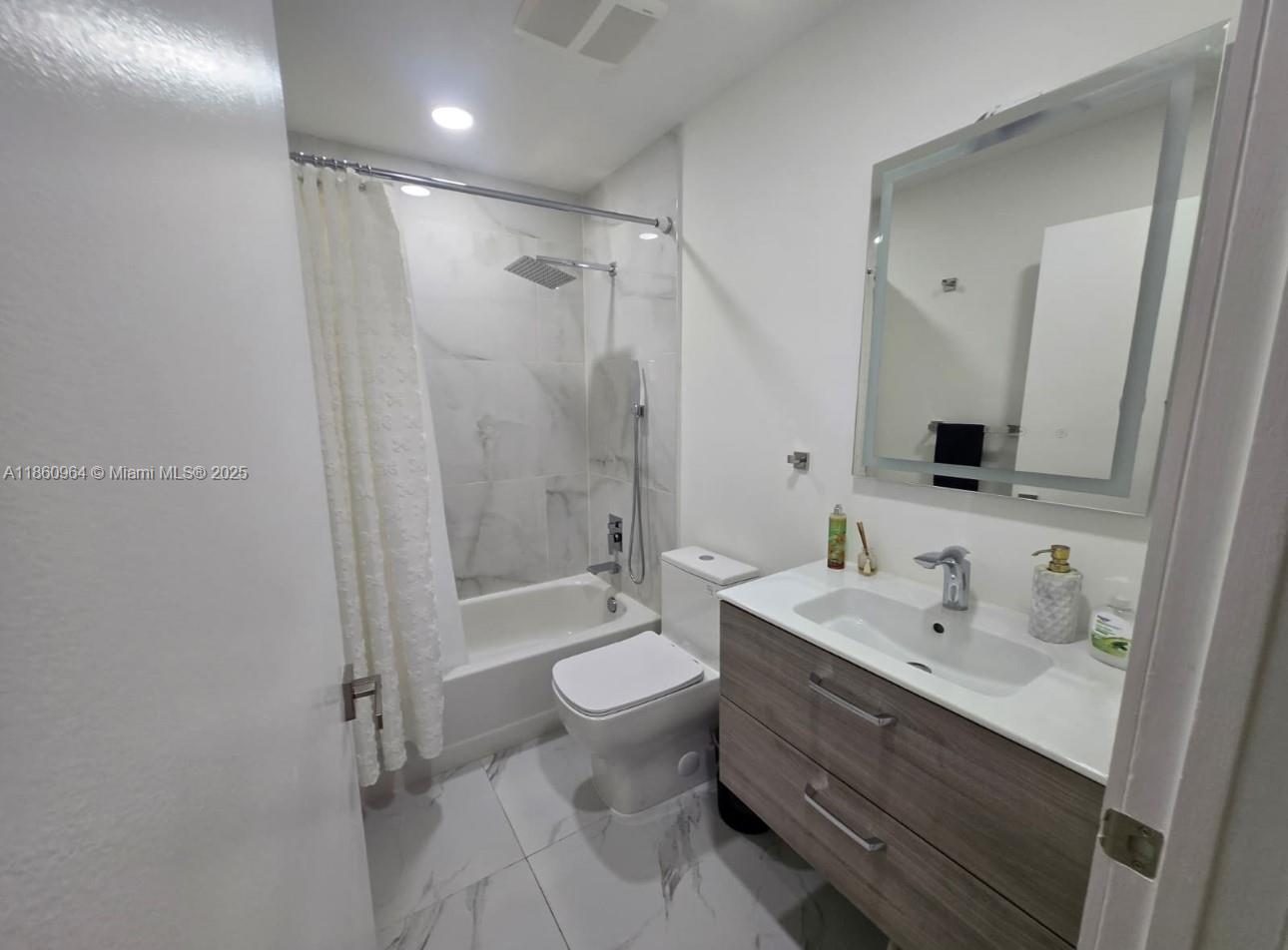 WOODGATE CONDOMINIUM 36 - Residential