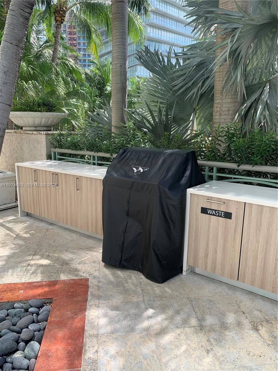 THE TOWER RESIDENCES - Residential