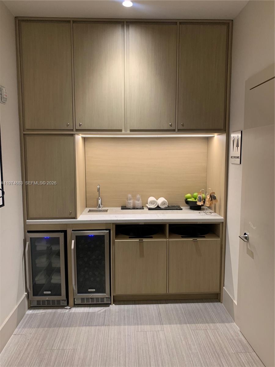 THE TOWER RESIDENCES - Residential