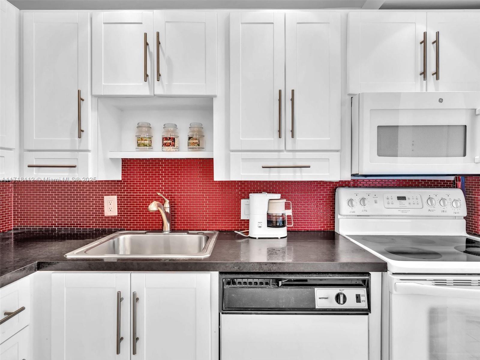 AVENTURA ELDORADO CONDO - Residential