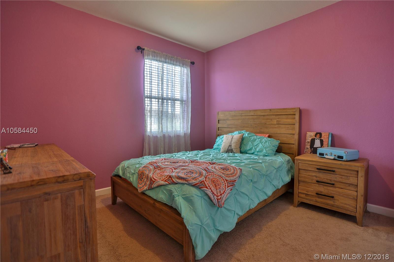 BAYWINDS OF FLORES - Residential