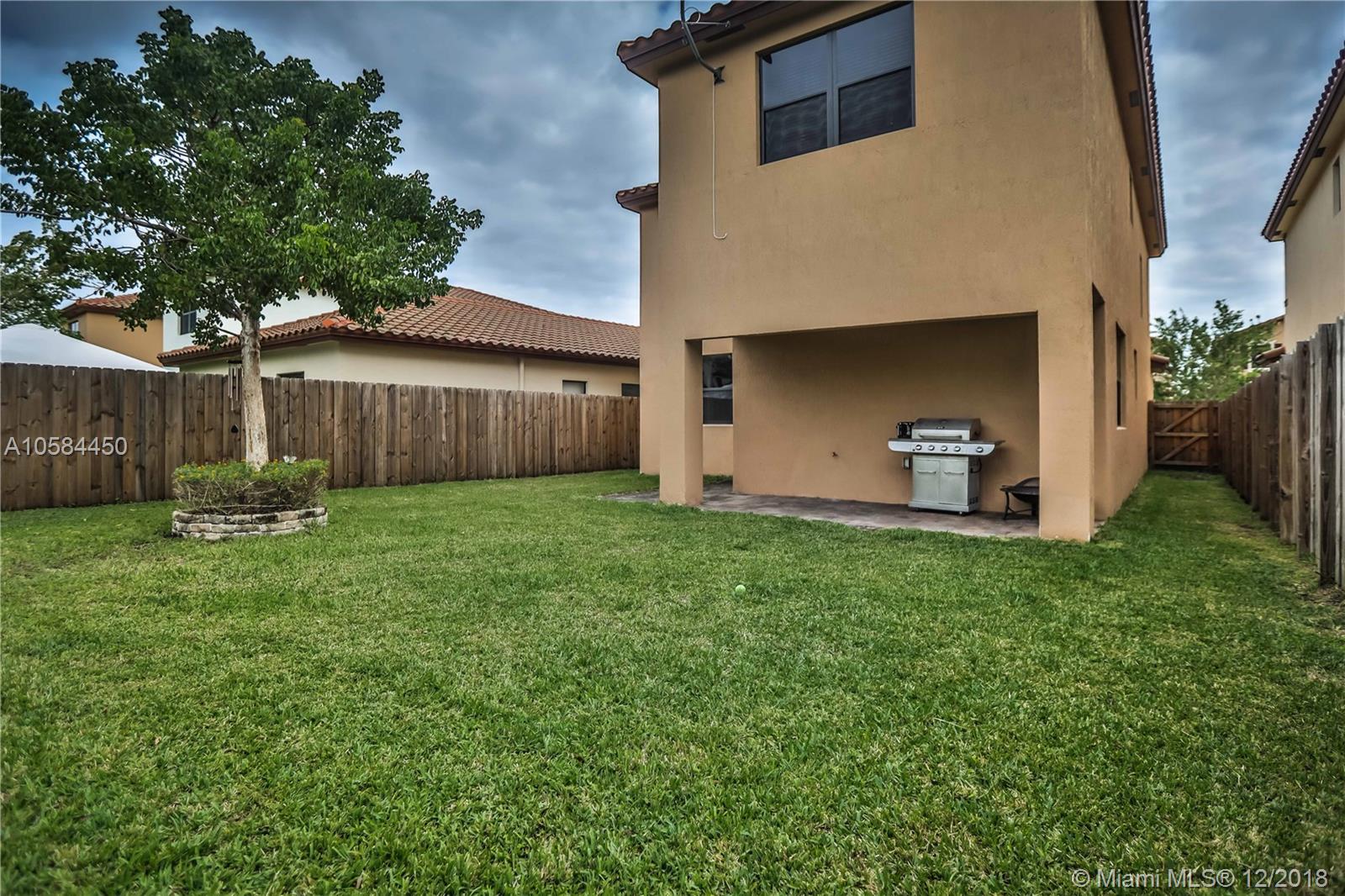 BAYWINDS OF FLORES - Residential