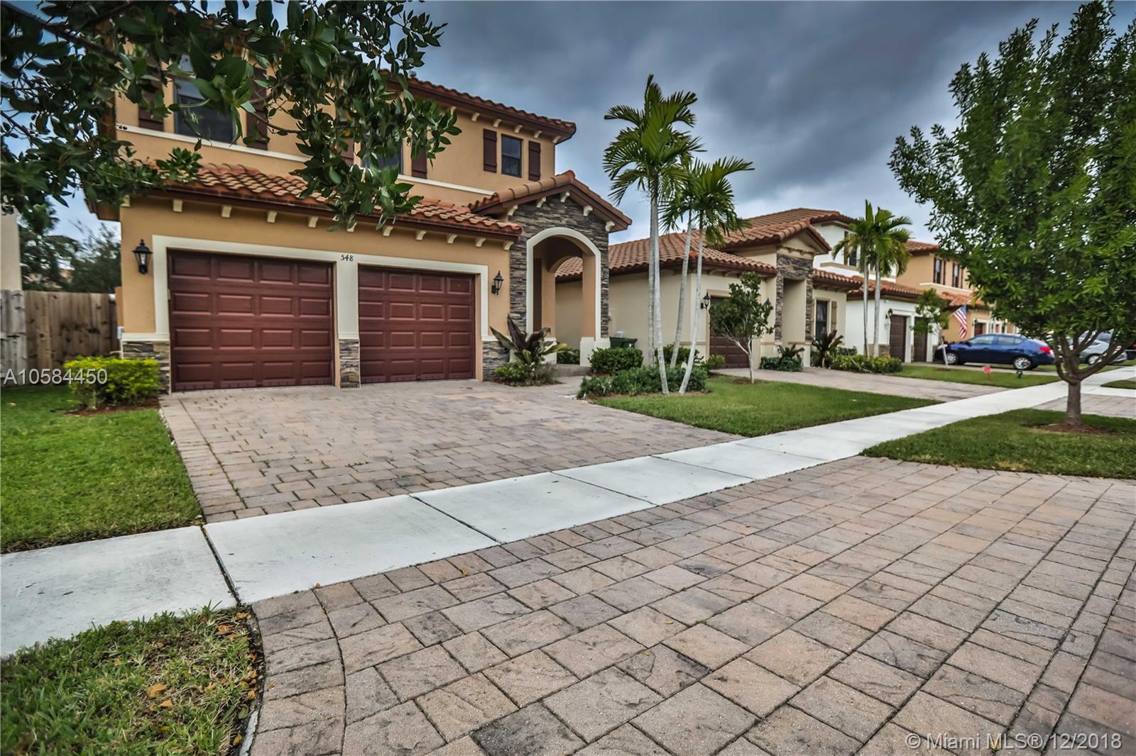 BAYWINDS OF FLORES - Residential