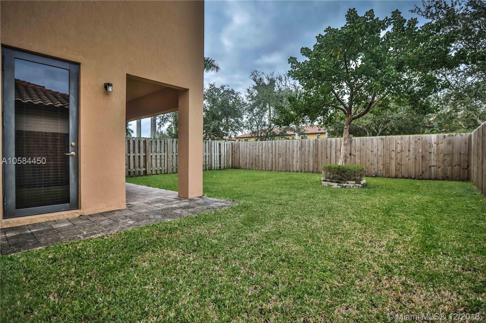 BAYWINDS OF FLORES - Residential