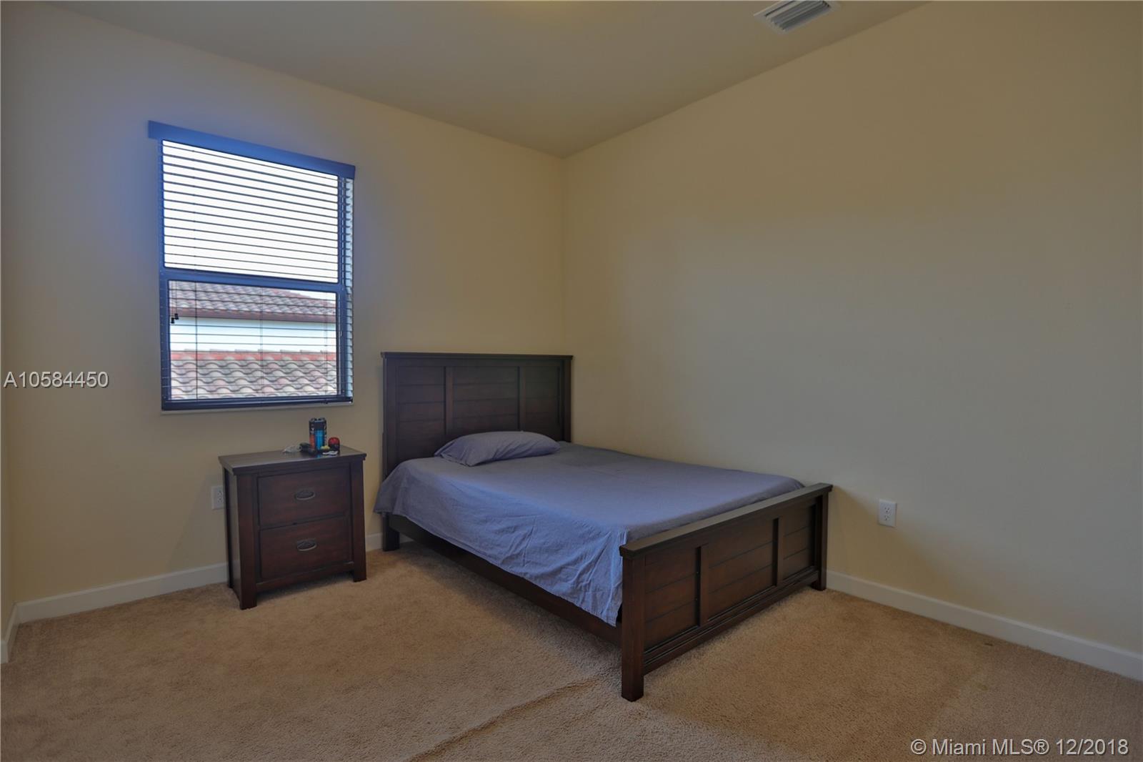 BAYWINDS OF FLORES - Residential