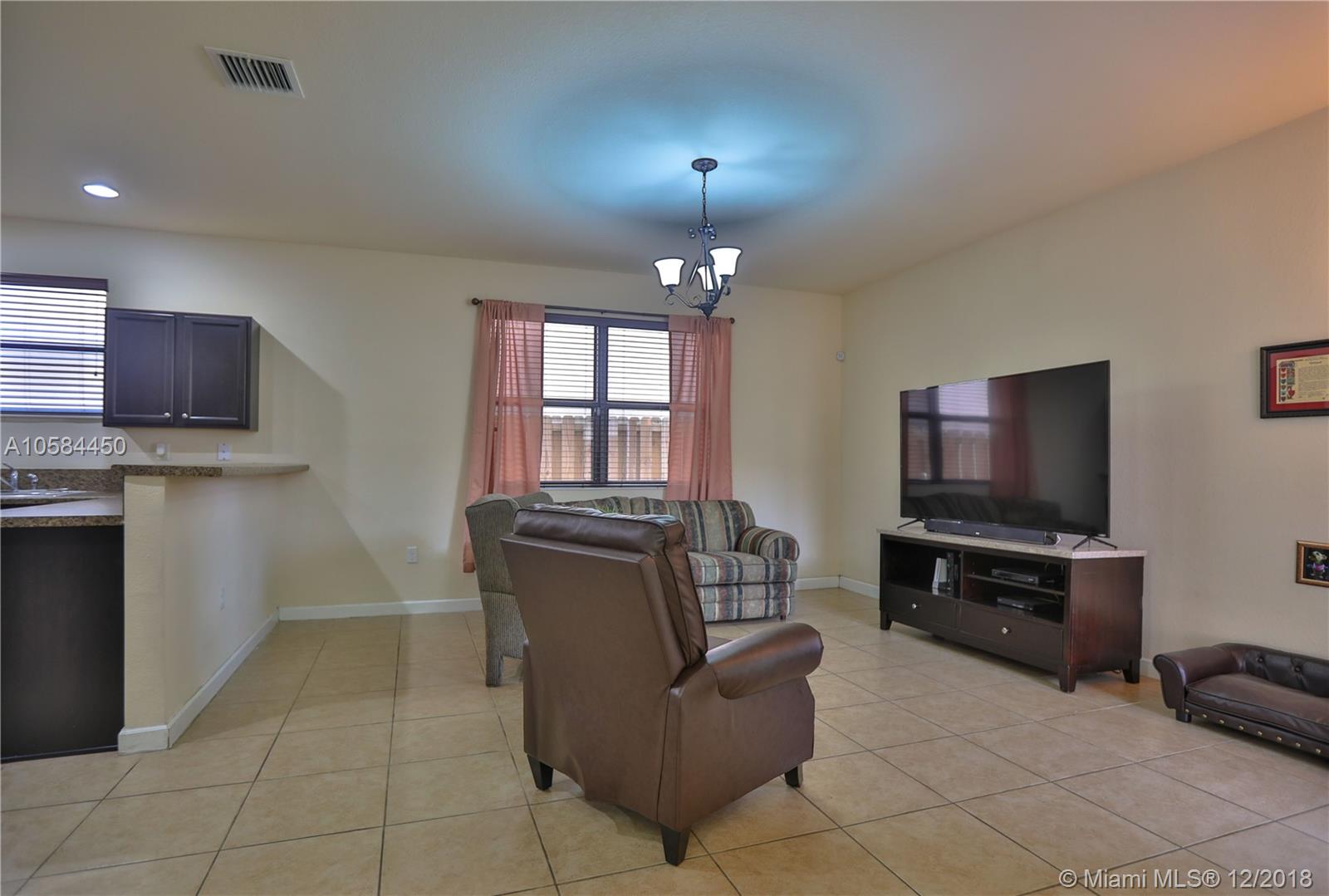 BAYWINDS OF FLORES - Residential