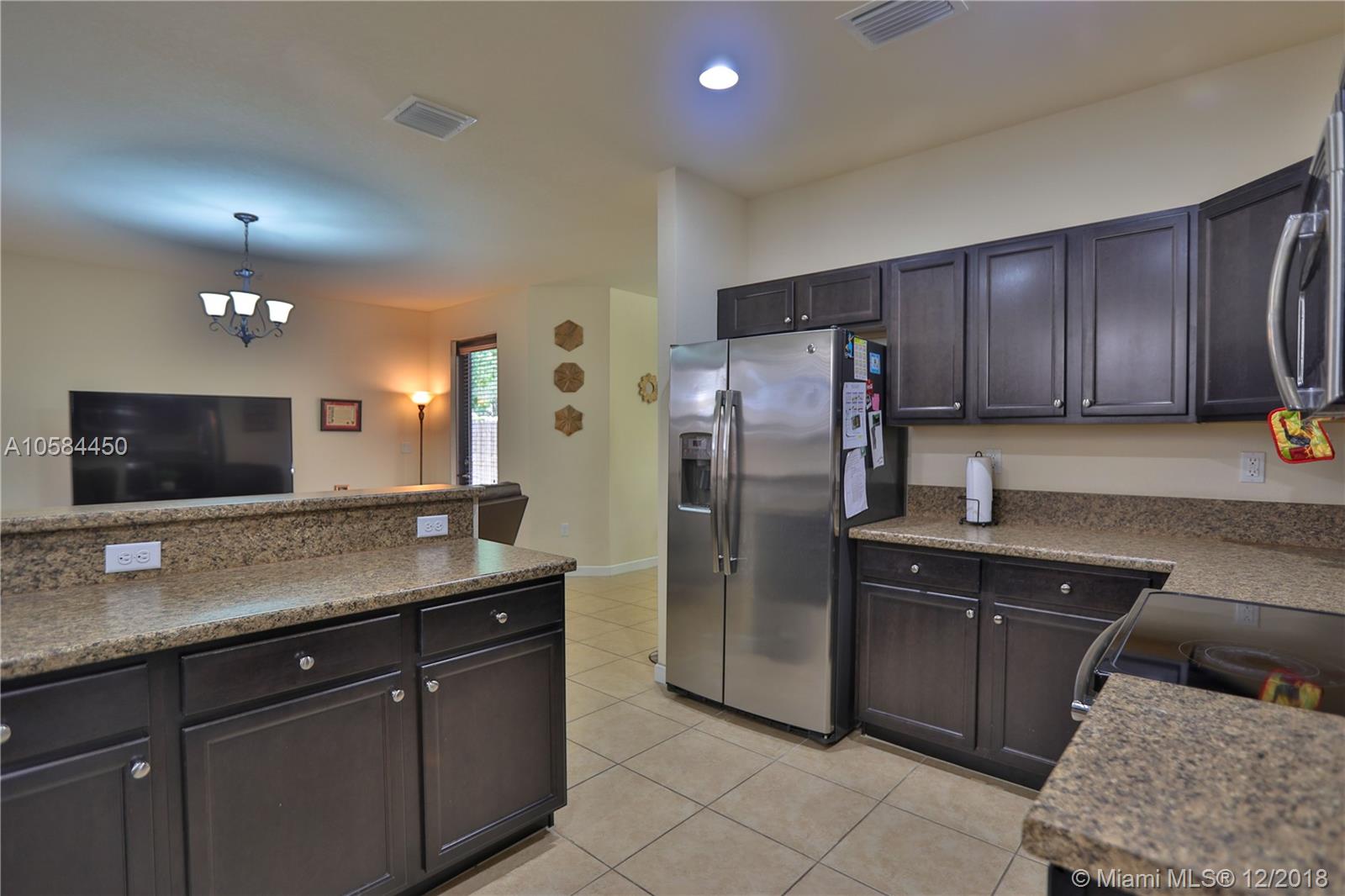 BAYWINDS OF FLORES - Residential