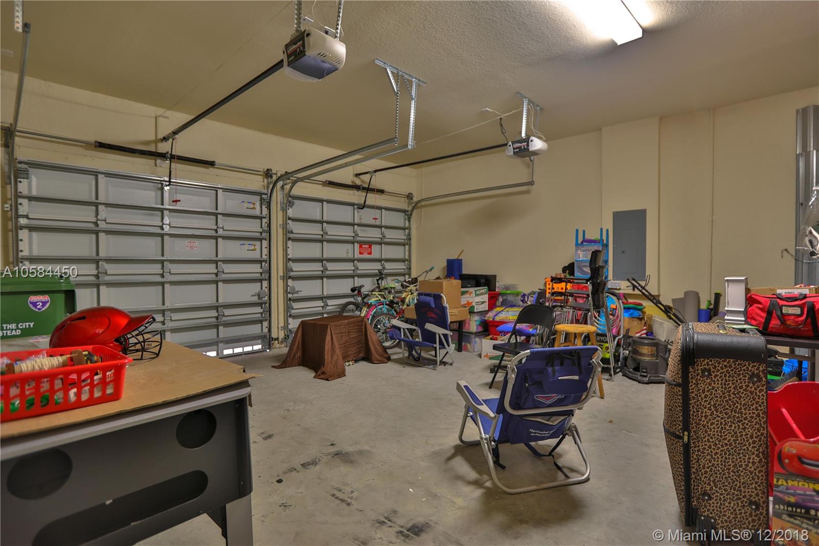 BAYWINDS OF FLORES - Residential