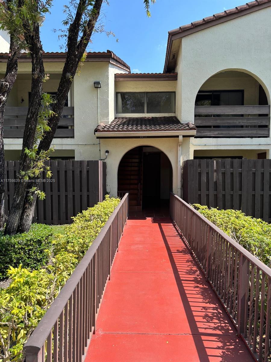 8911 Sw 123rd Ct 201, Miami, Broward County, Florida - 3 Bedrooms  
2 Bathrooms - 