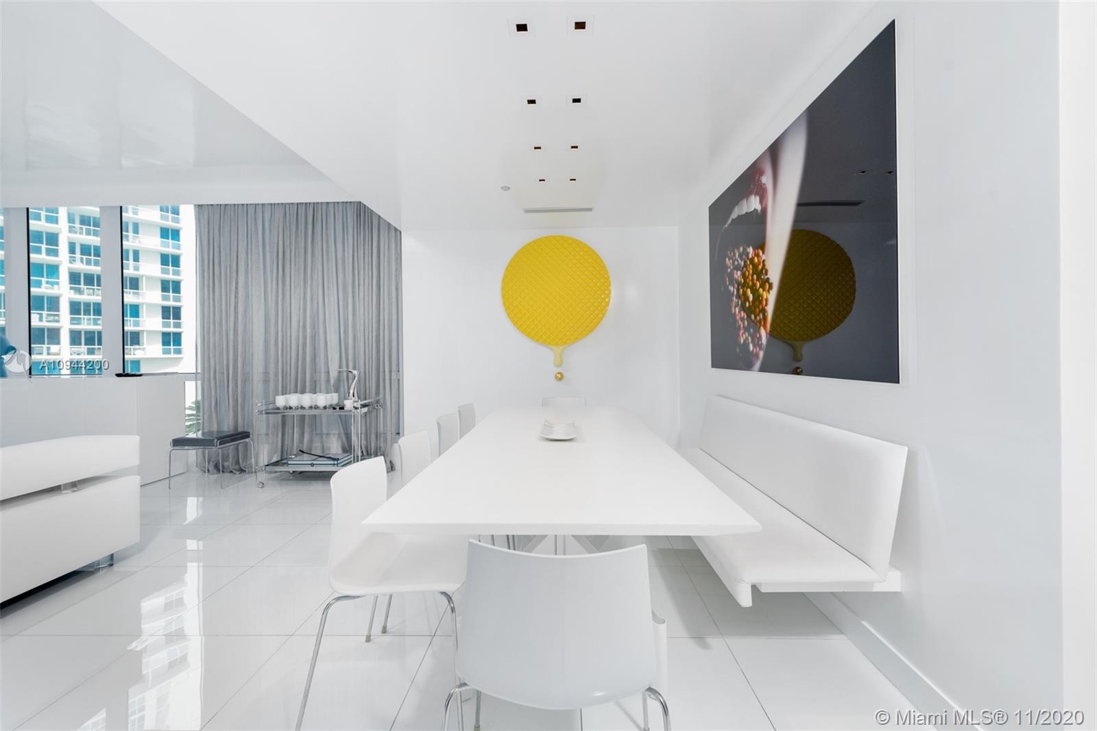 CONTINUUM ON SOUTH BEACH - Residential