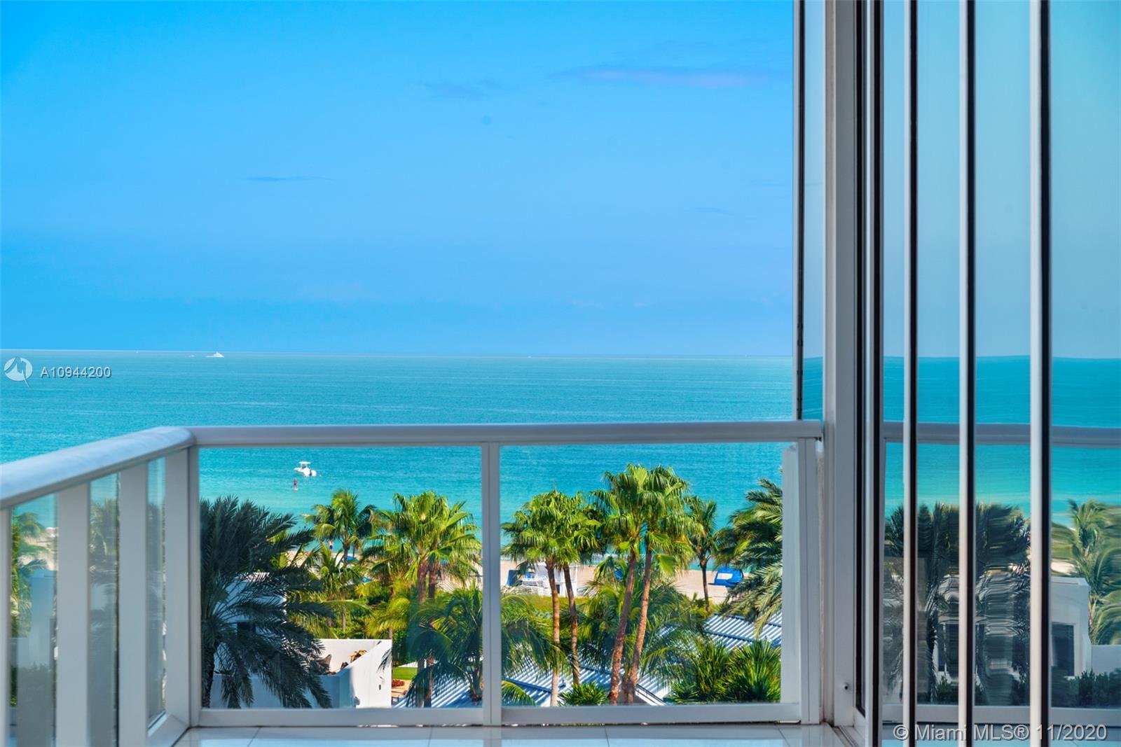 CONTINUUM ON SOUTH BEACH - Residential