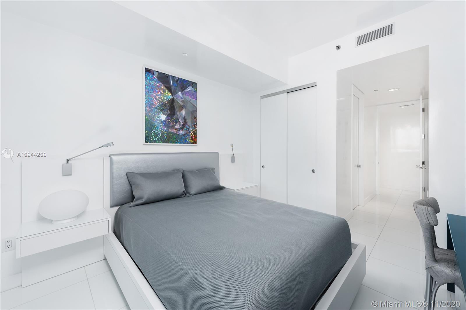 CONTINUUM ON SOUTH BEACH - Residential