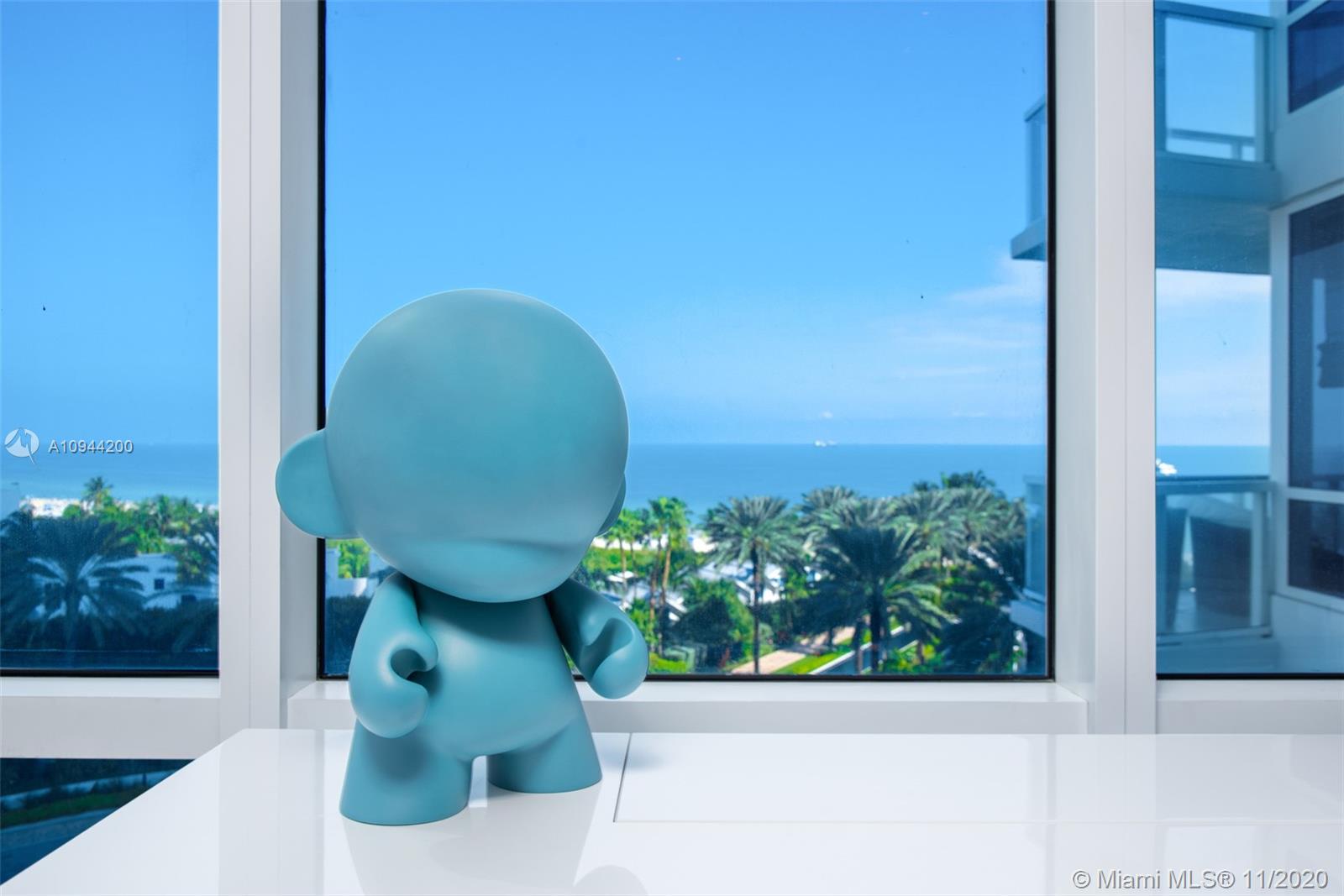 CONTINUUM ON SOUTH BEACH - Residential