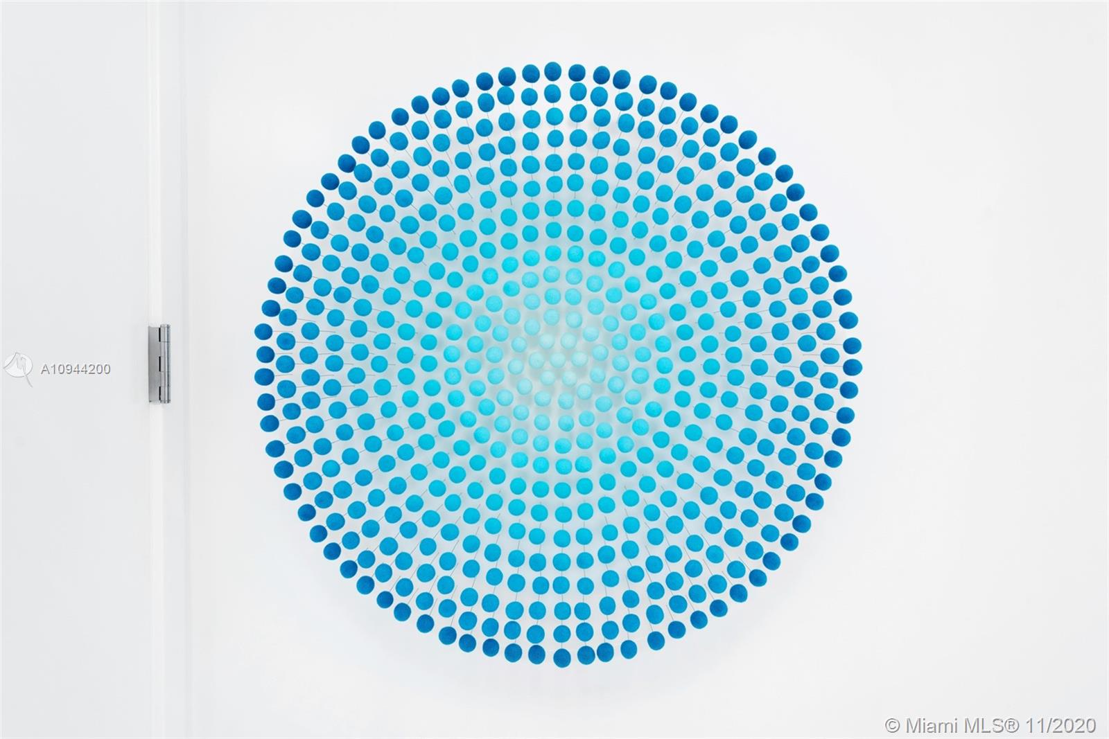 CONTINUUM ON SOUTH BEACH - Residential