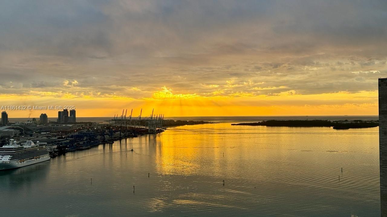 50 BISCAYNE CONDO - Residential Lease